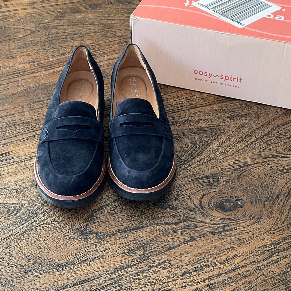 Easy Spirit Women’s Navy Loafers